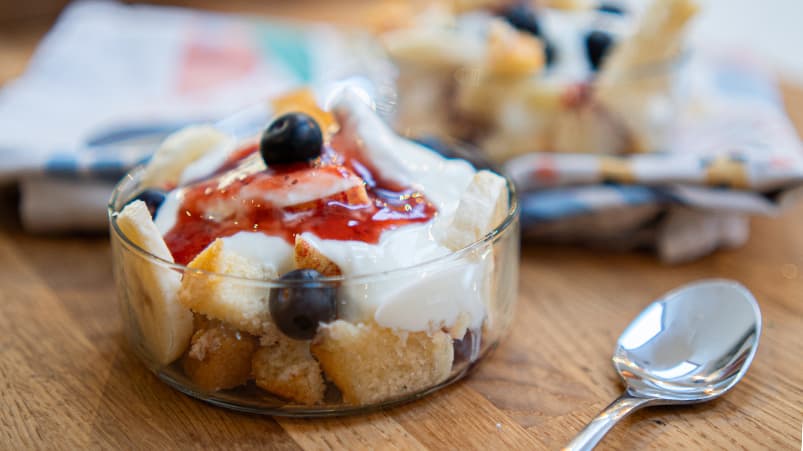 Yoghurt sundae